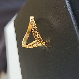 💥SOLD💥 22k V shape ring